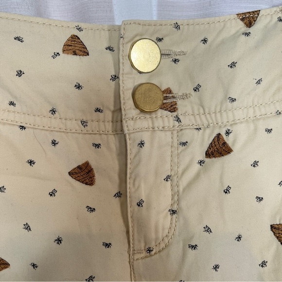 Anthropologie Daughters of the Liberation bee and beehive embroidered shorts - Picture 4 of 9